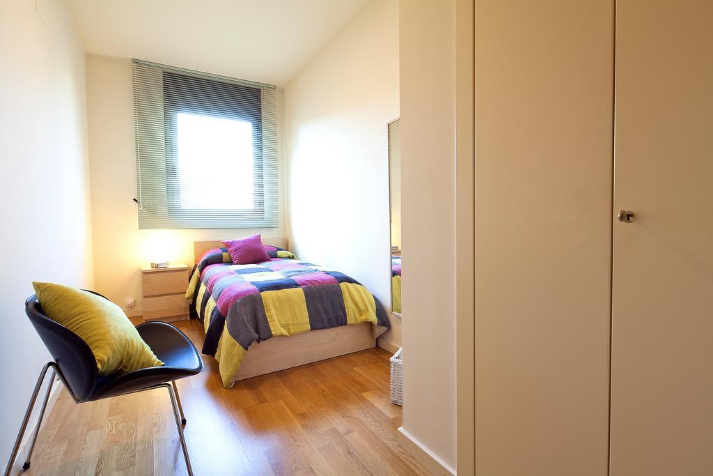 Feelathome Center Apartments Barcelona Room photo